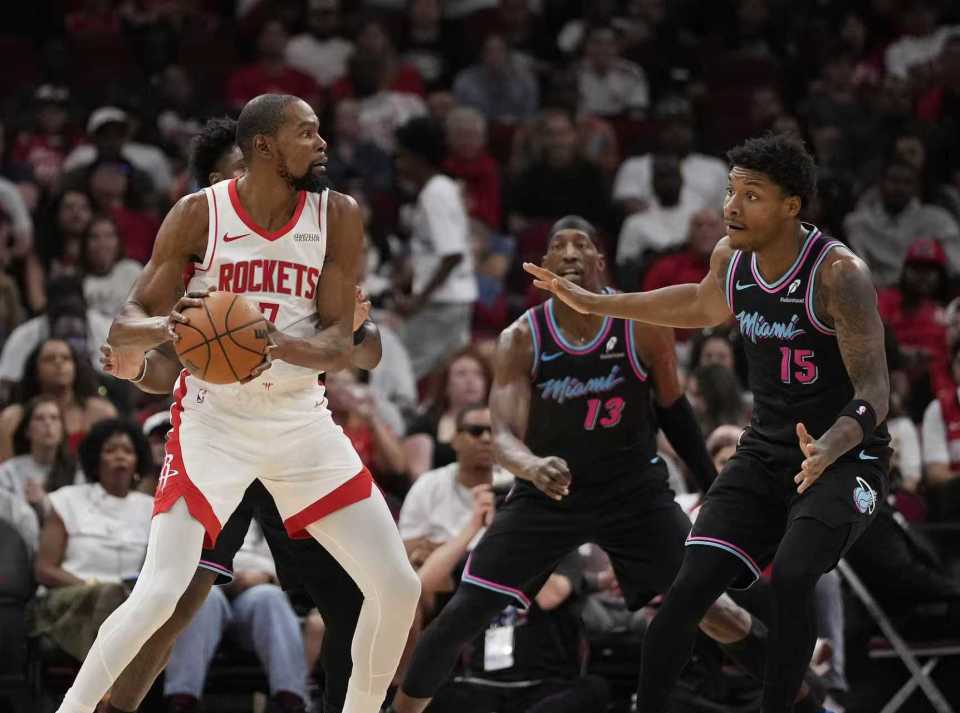 bsports-杜兰特总分超乔丹！阿门压哨补篮火箭绝杀热火 阿德巴约32+21